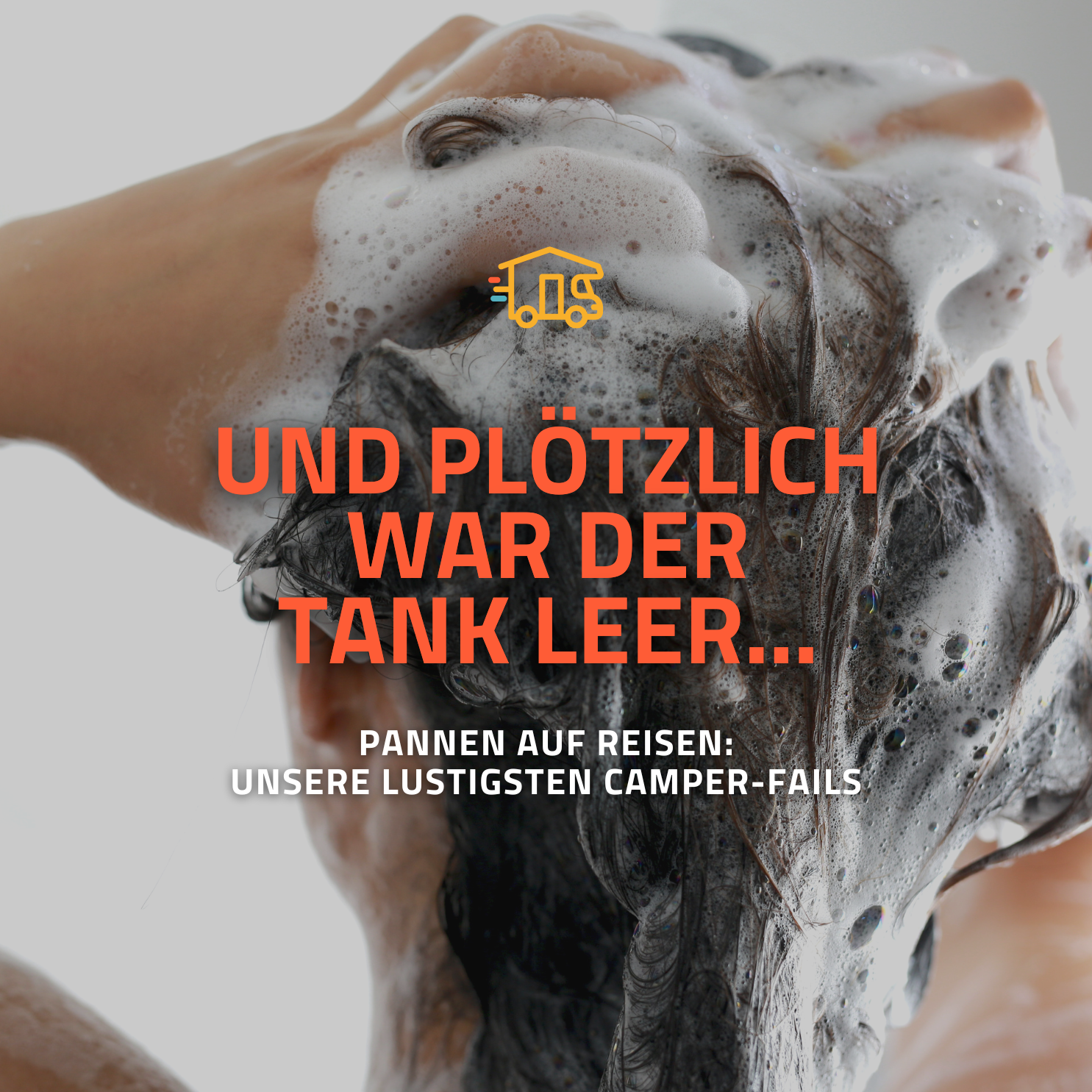 Frau shampooniert sich die Haare. Bild vom Hinterkopf Frau shampooniert sich die Haare. Bild vom Hinterkopf. Darauf liegt der Text: Und plötzlich war der Tank leer